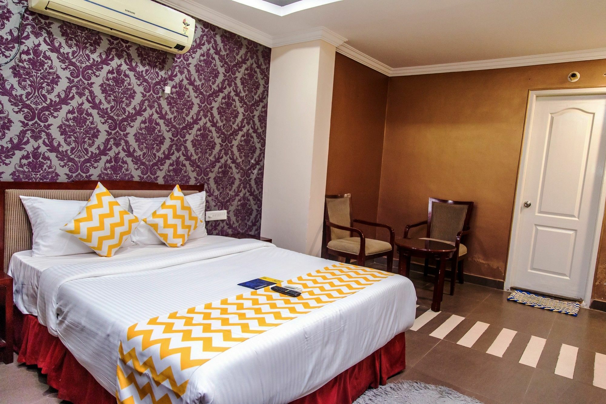 Fabexpress Oriental Suites III - Btm Mico Layout Бангалор Екстериор снимка